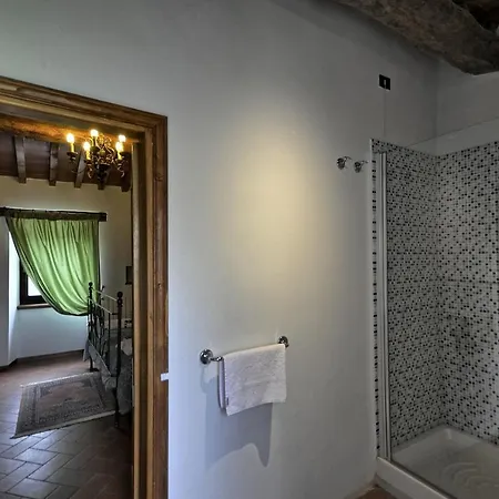 Vernazzano Basso Sleeps 3 *